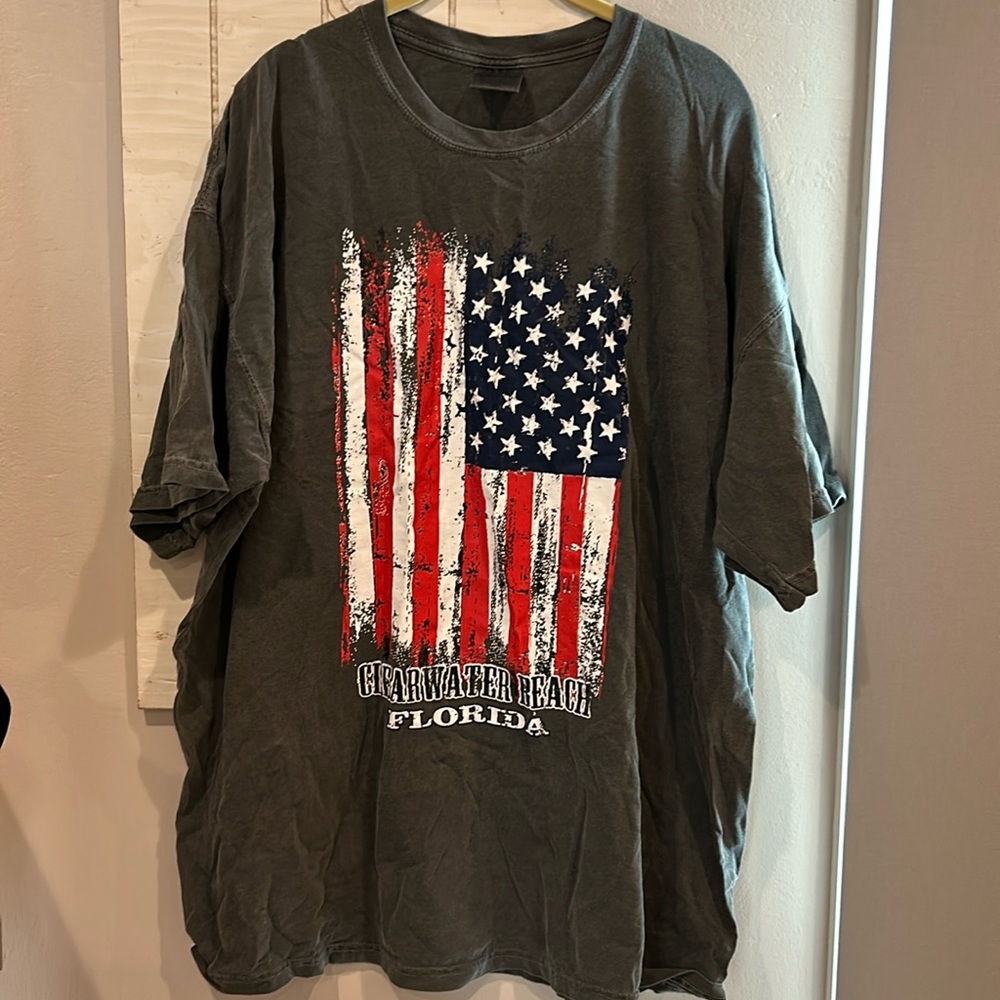 NWOT Men’s XXL American Flag Clearwater Beach T shirt